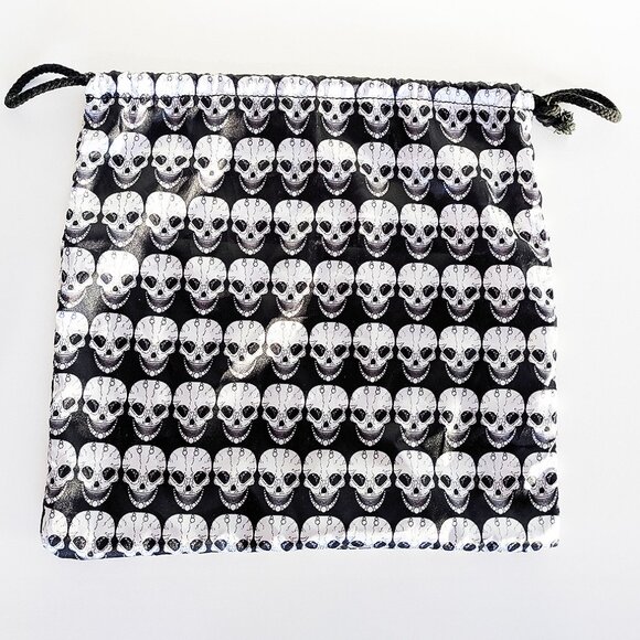 Thomas Wylde Skull Printed Dust Bag 11" (H) x 11.5" (W) - Picture 3 of 4